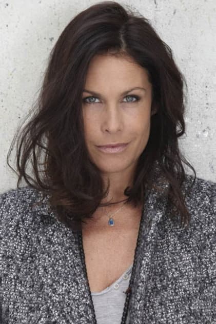 Astrid Veillon