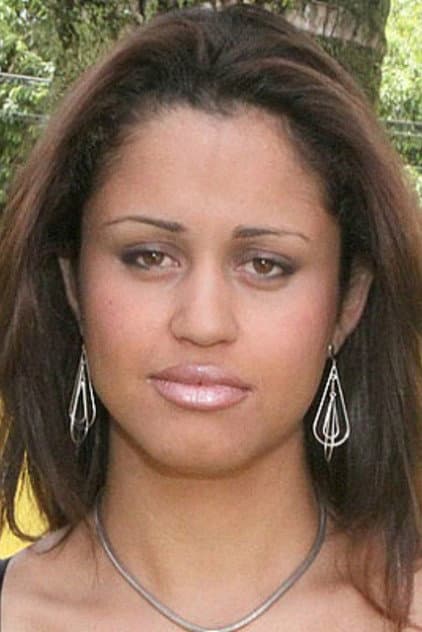 Nayla Vogue