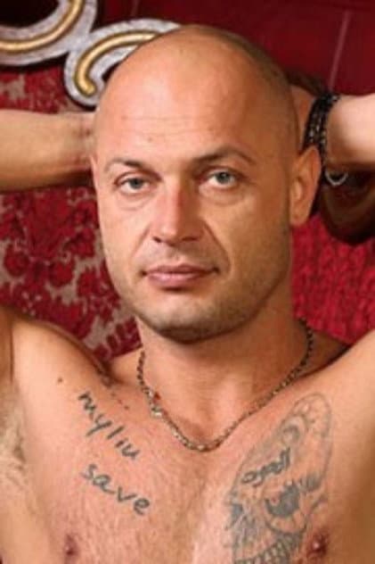 Aaron Richmond