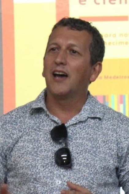Adriano Medeiros