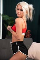 La Petite Blonde
